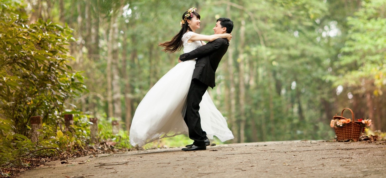 Professional Wedding Dance and Ballroom Group Lessons and Private Classes