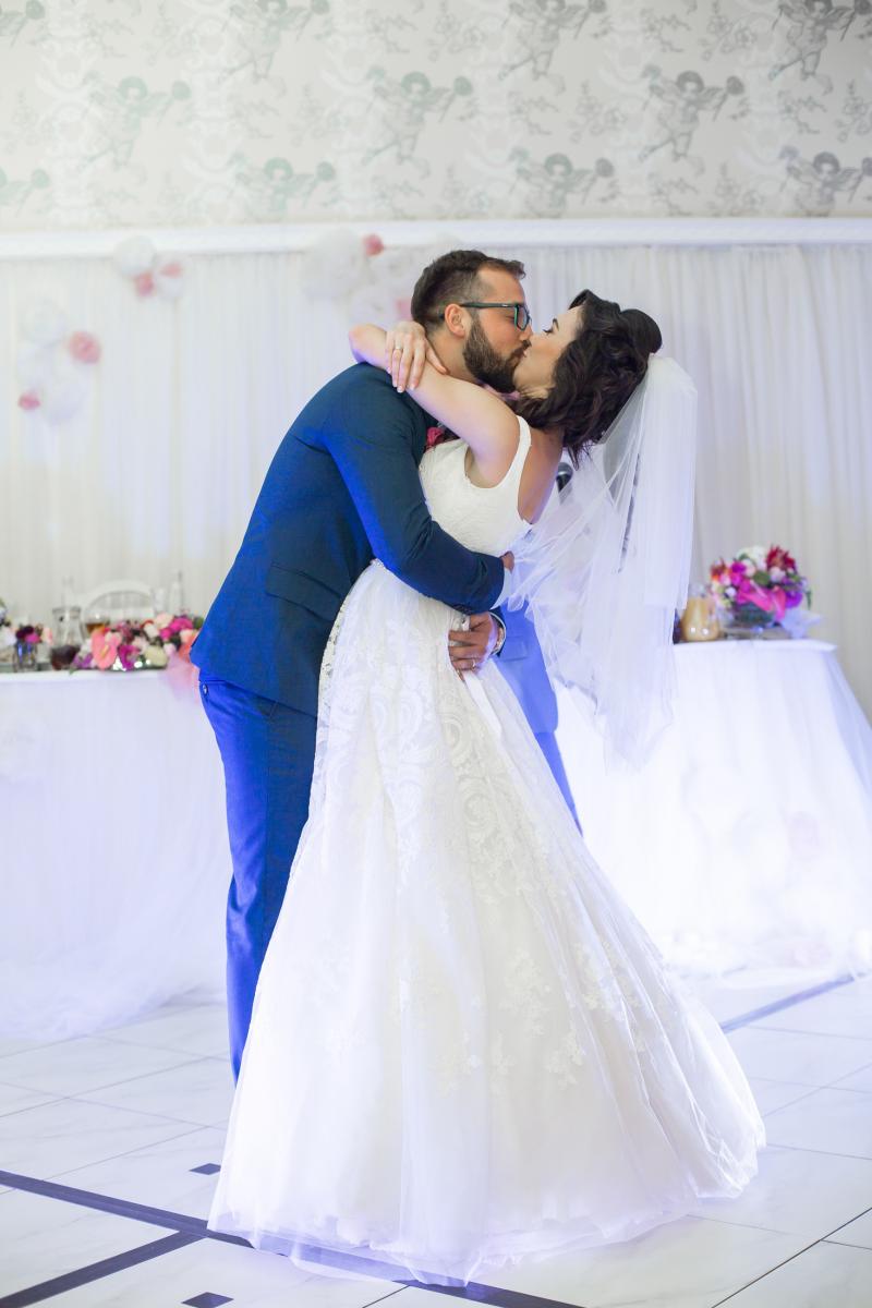 Couple dancing at their Wedding